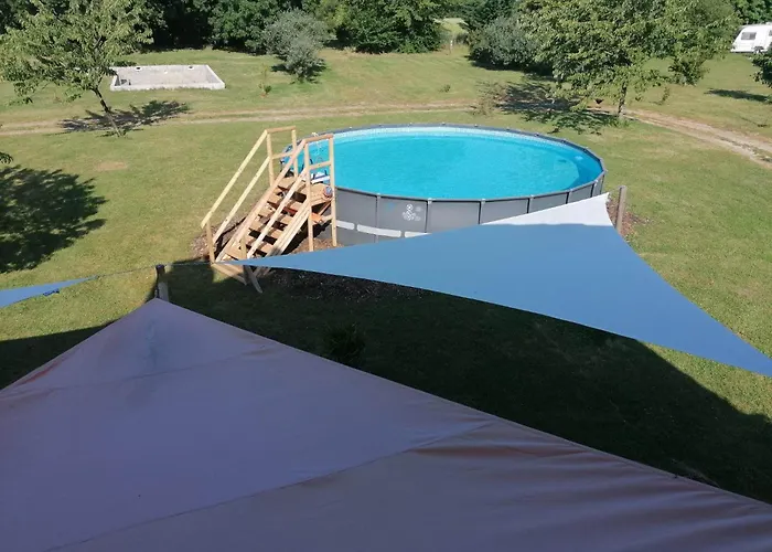 Campismo de Luxo Pays De Joie - Caravan La Boheme Saint-Macoux